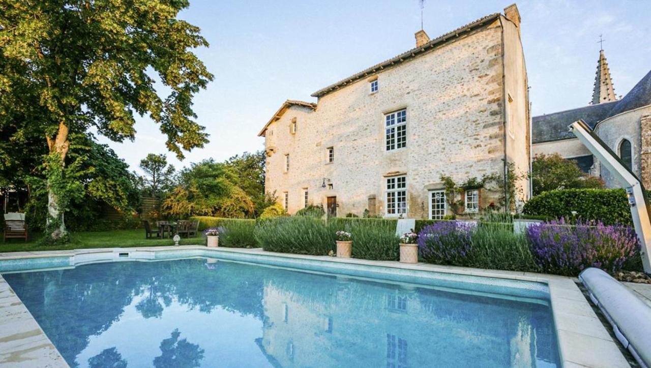 14Th Century Priory In Pressigny Bed and Breakfast Pressigny  Buitenkant foto