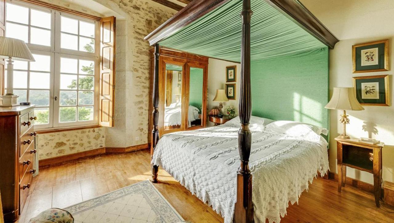 14Th Century Priory In Pressigny Bed and Breakfast Pressigny  Buitenkant foto
