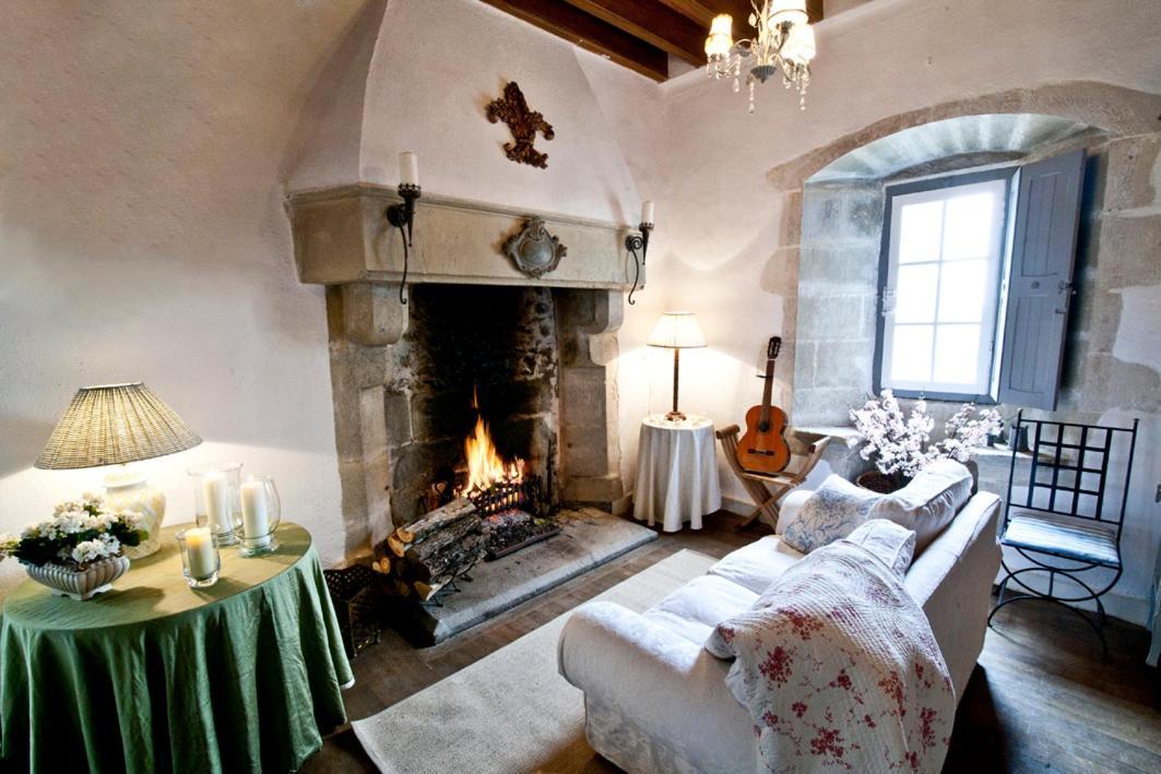 14Th Century Priory In Pressigny Bed and Breakfast Pressigny  Buitenkant foto
