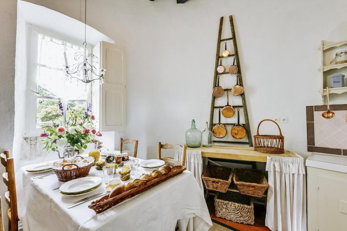 14Th Century Priory In Pressigny Bed and Breakfast Pressigny  Buitenkant foto