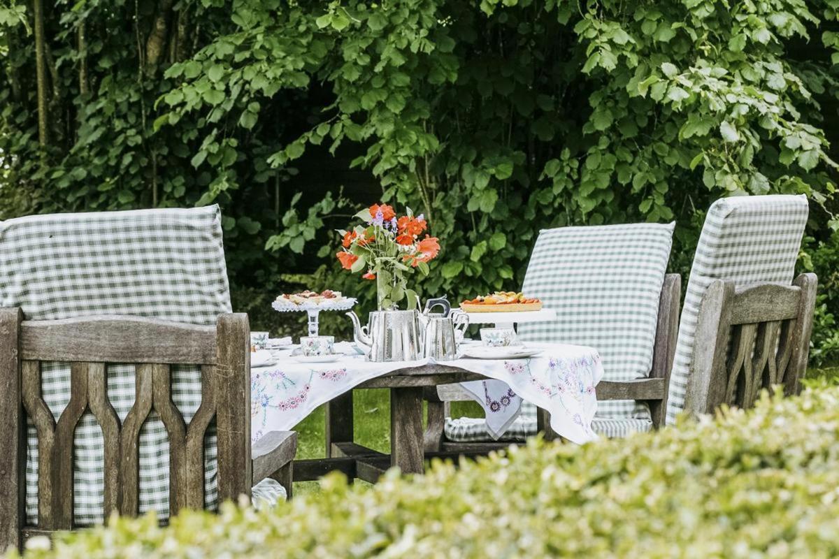 14Th Century Priory In Pressigny Bed and Breakfast Pressigny  Buitenkant foto