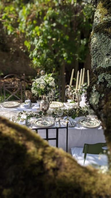 14Th Century Priory In Pressigny Bed and Breakfast Pressigny  Buitenkant foto