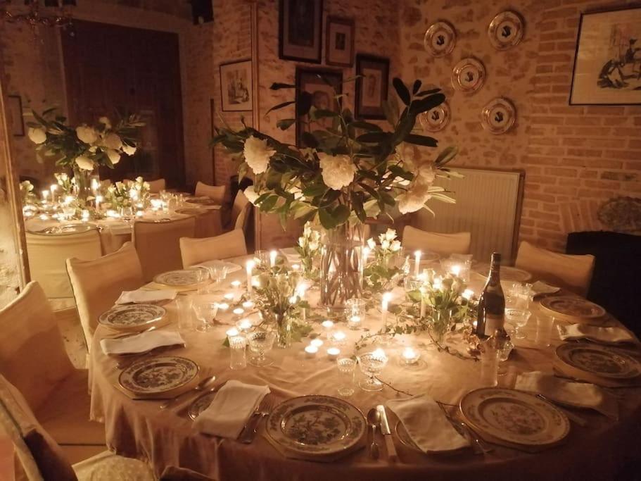14Th Century Priory In Pressigny Bed and Breakfast Pressigny  Buitenkant foto