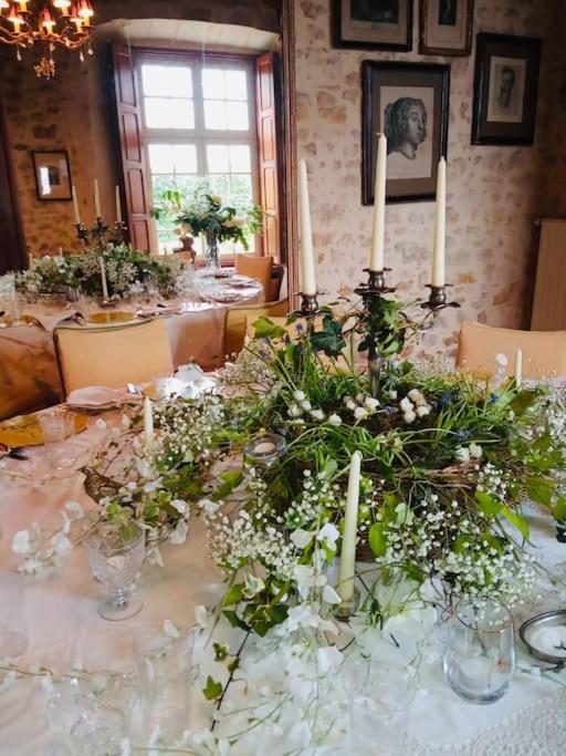 14Th Century Priory In Pressigny Bed and Breakfast Pressigny  Buitenkant foto