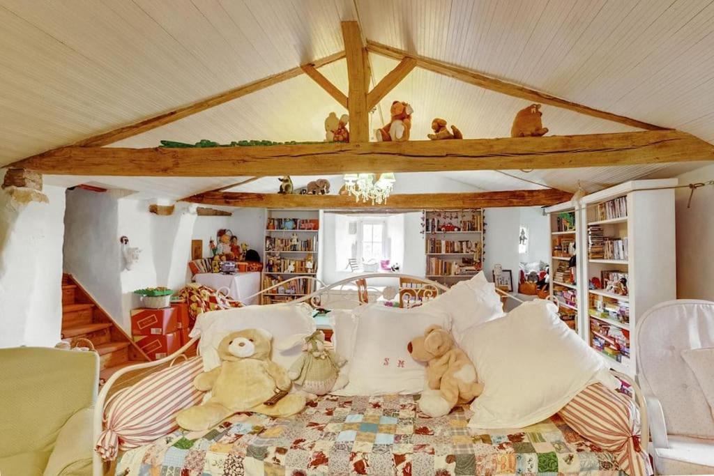 14Th Century Priory In Pressigny Bed and Breakfast Pressigny  Buitenkant foto