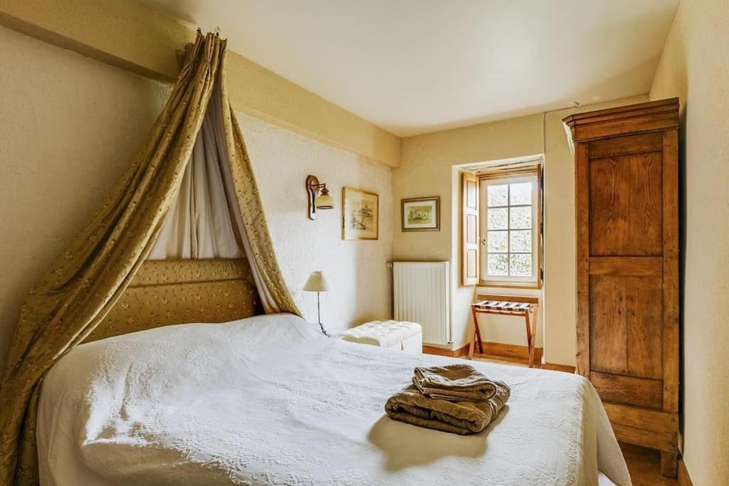 14Th Century Priory In Pressigny Bed and Breakfast Pressigny  Buitenkant foto