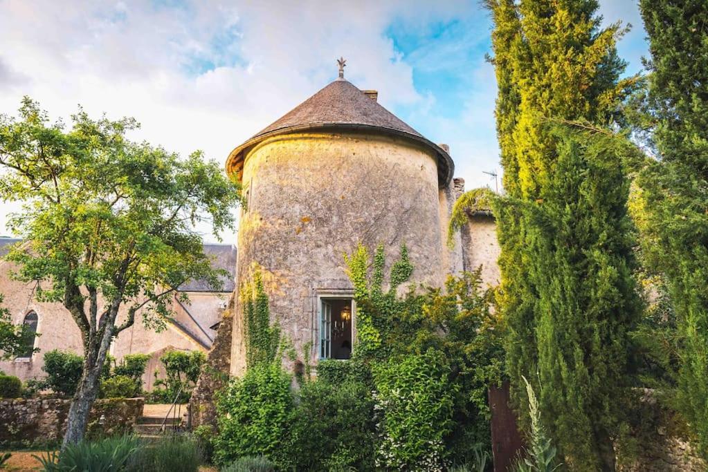 14Th Century Priory In Pressigny Bed and Breakfast Pressigny  Buitenkant foto