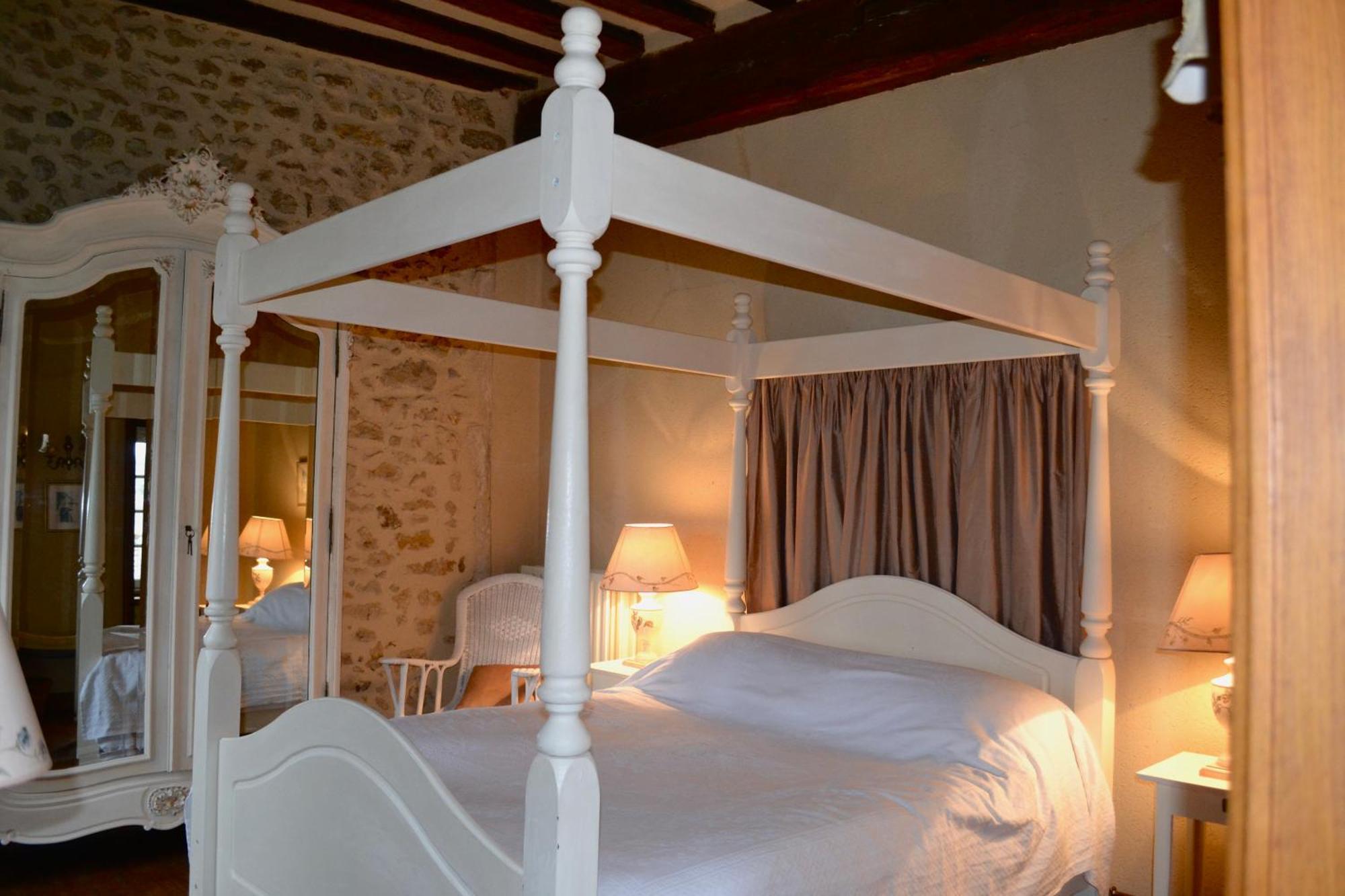 14Th Century Priory In Pressigny Bed and Breakfast Pressigny  Buitenkant foto