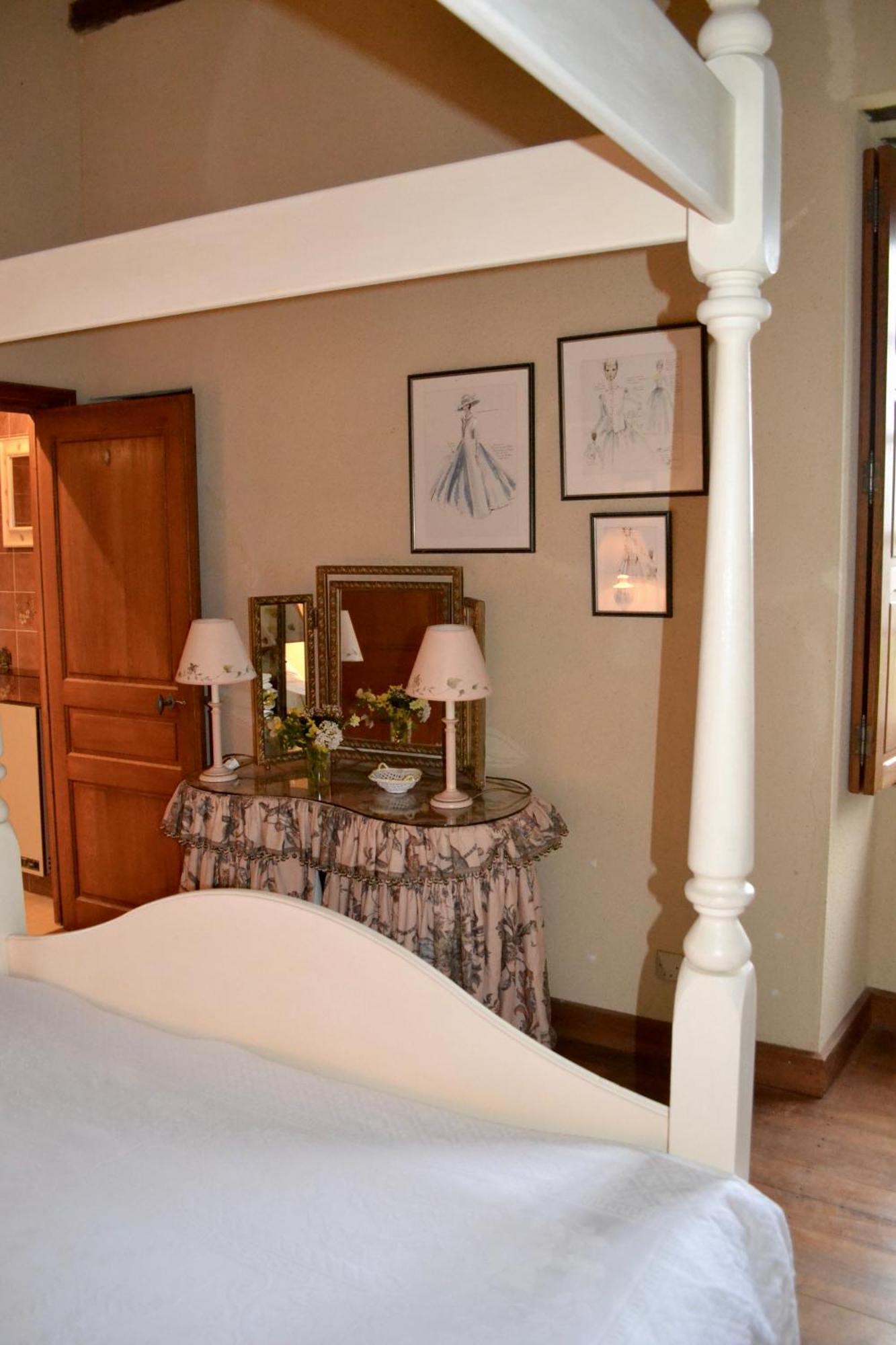 14Th Century Priory In Pressigny Bed and Breakfast Pressigny  Buitenkant foto